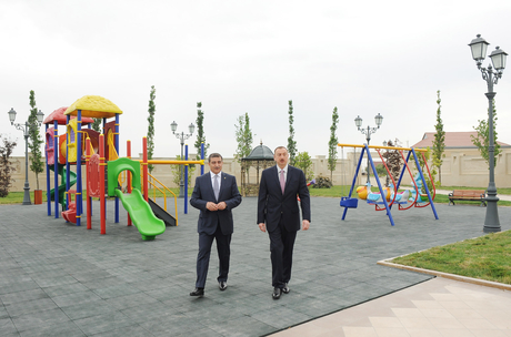 Prezident İlham Əliyev Heydər Əliyev prospektinin Suraxanı rayonu ərazisindən keçən hissəsində yeni salınmış parkın açılışında iştirak edib (FOTO)