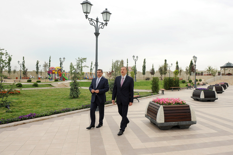 Prezident İlham Əliyev Heydər Əliyev prospektinin Suraxanı rayonu ərazisindən keçən hissəsində yeni salınmış parkın açılışında iştirak edib (FOTO)