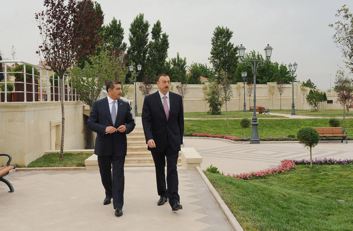 Prezident İlham Əliyev Heydər Əliyev prospektinin Suraxanı rayonu ərazisindən keçən hissəsində yeni salınmış parkın açılışında iştirak edib (FOTO)