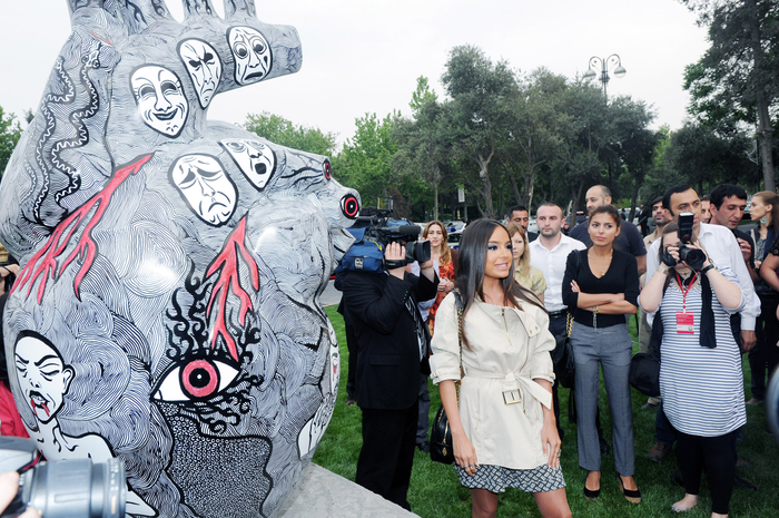 Heydər Əliyev Fondunun vitse-prezidenti Leyla Əliyevanın “012 Bakı Public Art Festivalı” çərçivəsində təqdim olunmuş “Beyin” əsəri qeyri-ənənəvi memarlığın ən yüksək nümunəsidir (FOTO)