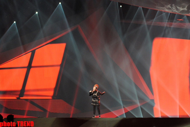 Albaniyanın "Eurovision” təmsilçisi ilk repetisiyasını keçirib (FOTO)