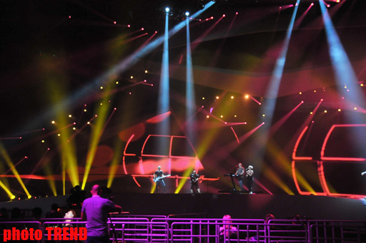 Macarıstanı "Eurovision"da təmsil edən qrupun ilk məşqdən görüntülər (FOTO)