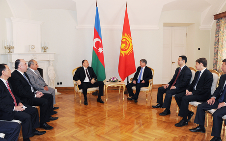 Azərbaycan Prezidenti İlham Əliyev Qırğızıstan Prezidenti Almazbek Atambayevlə görüşüb (FOTO)