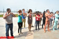 Rumıniyanı "Eurovision"da təmsil edən qrup fleşmob keçirib (FOTO)