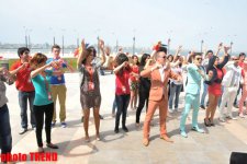 Rumıniyanı "Eurovision"da təmsil edən qrup fleşmob keçirib (FOTO)