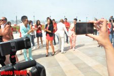 Rumıniyanı "Eurovision"da təmsil edən qrup fleşmob keçirib (FOTO)