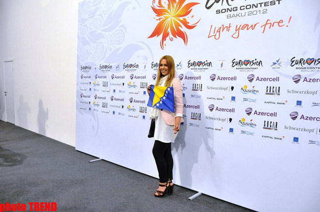 Bosniya və Herseqovinanın "Eurovision" təmsilçisi Bakı gecələrinə vurulub (FOTO)