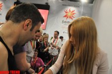 Bosniya və Herseqovinanın "Eurovision" təmsilçisi Bakı gecələrinə vurulub (FOTO)