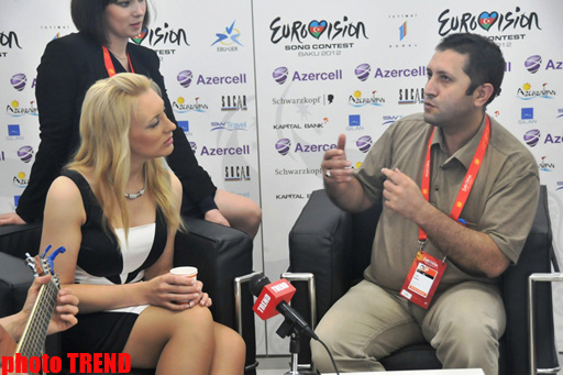 Quzu qabırğasından kabab, tərxun, ayran... - Latviyanın "Eurovision-2012" təmsilçisi (EKSKLÜZİV, FOTO)