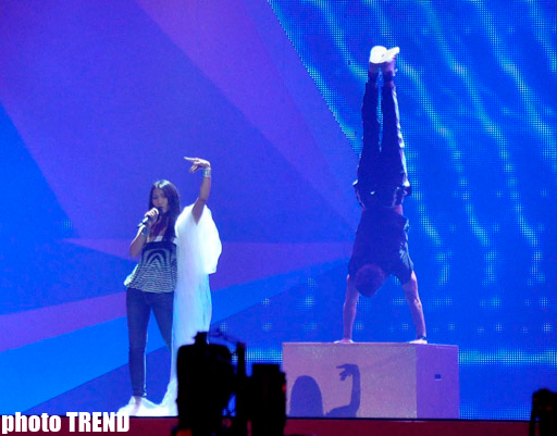 Fransanın "Eurovision" təmsilçisinin ilk məşqindən görüntülər (FOTO)