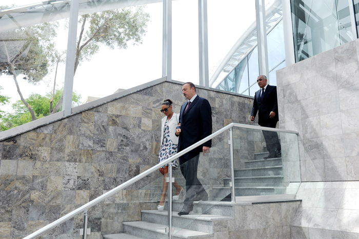 Prezident İlham Əliyev və xanımı Bakı Funikulyorunun, yeraltı piyada keçidinin açılışlarında iştirak ediblər (FOTO)