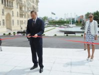Prezident İlham Əliyev və xanımı Bakı Funikulyorunun, yeraltı piyada keçidinin açılışlarında iştirak ediblər (FOTO)