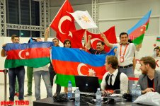 Azərbaycan və Türkiyə jurnalistləri "Bakı Kristal Zalı"nda TRT-nin canlı efirinə qoşulublar (FOTO)
