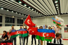 Azərbaycan və Türkiyə jurnalistləri "Bakı Kristal Zalı"nda TRT-nin canlı efirinə qoşulublar (FOTO)