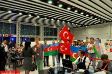 Azərbaycan və Türkiyə jurnalistləri "Bakı Kristal Zalı"nda TRT-nin canlı efirinə qoşulublar (FOTO)