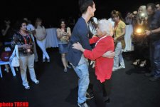 30 "Eurovision" müsabiqəsində iştirak edən Ella Kastner Bakını çox bəyənib (FOTO-VİDEO)