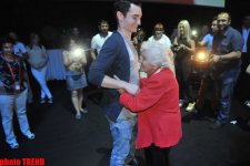 30 "Eurovision" müsabiqəsində iştirak edən Ella Kastner Bakını çox bəyənib (FOTO-VİDEO)