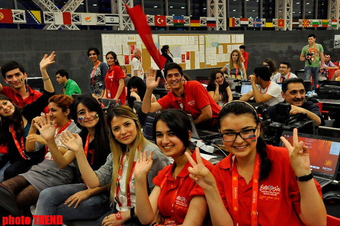 "Bakı Kristal Zalı"nın mətbuat mərkəzində "Eurovision 2012"-nin ən fəal azarkeşləri (FOTO)