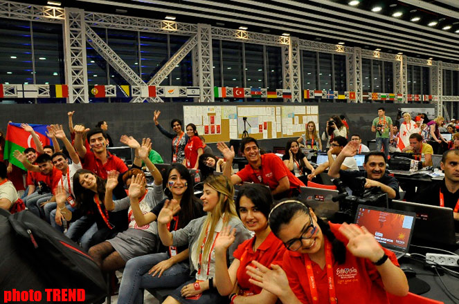 "Bakı Kristal Zalı"nın mətbuat mərkəzində "Eurovision 2012"-nin ən fəal azarkeşləri (FOTO)