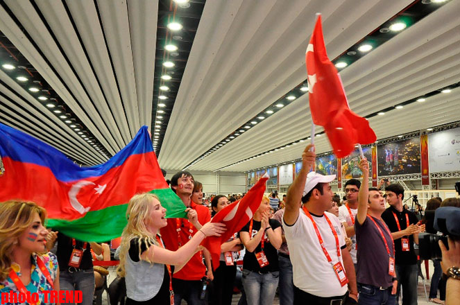 "Bakı Kristal Zalı"nın mətbuat mərkəzində "Eurovision 2012"-nin ən fəal azarkeşləri (FOTO)