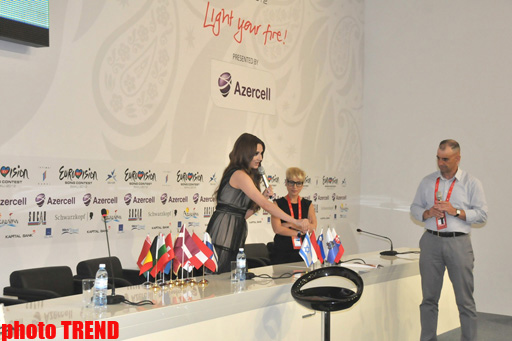 Səbinə Babayeva finala çıxmayan "Eurovision 2012" iştirakçılarına təşəkkür edib (FOTO)