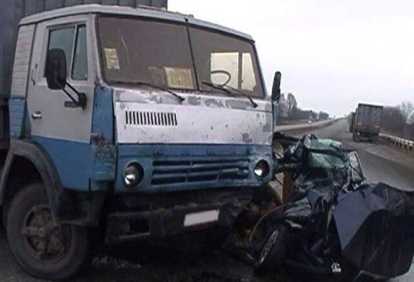 “Jiquli” “Kamaz”la toqquşub, iki nəfər ölüb