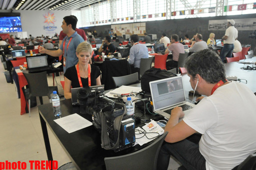 "Eurovision 2012" finalına qeyri-formal səsvermədə Səbinə Babayeva liderdir (FOTO)