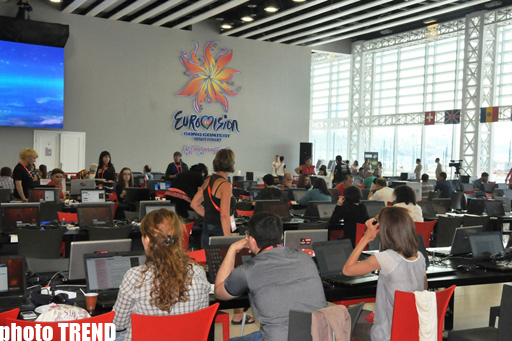 "Eurovision 2012" finalına qeyri-formal səsvermədə Səbinə Babayeva liderdir (FOTO)
