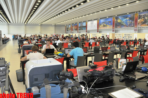 "Eurovision 2012" finalına qeyri-formal səsvermədə Səbinə Babayeva liderdir (FOTO)