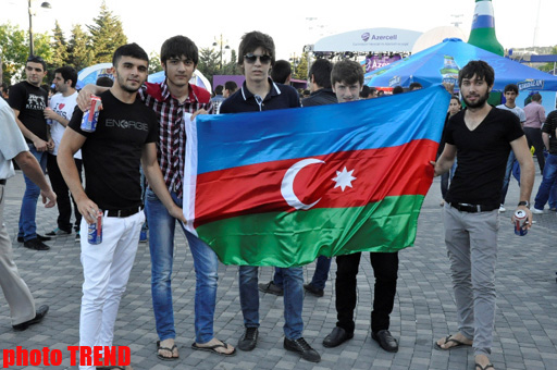 Bakıda minlərlə insan "Eurovision 2012"-nin finalına Dənizkənarı Milli Parkda baxacaq (FOTO)