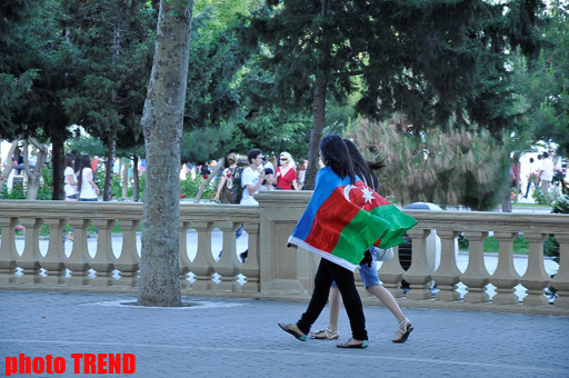 Bakıda minlərlə insan "Eurovision 2012"-nin finalına Dənizkənarı Milli Parkda baxacaq (FOTO)