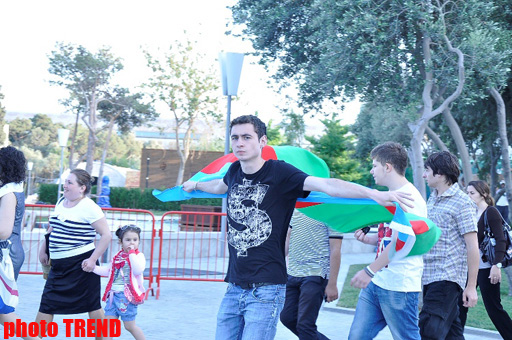 Bakıda minlərlə insan "Eurovision 2012"-nin finalına Dənizkənarı Milli Parkda baxacaq (FOTO)