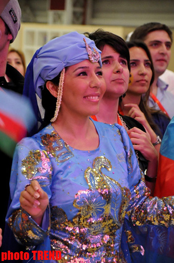 "Eurovision 2012"-nin açılışı zamanı "Bakı Kristal Zalı"nda Azərbaycan rəqsləri (FOTO)