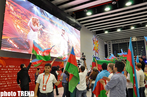"Eurovision 2012"-nin açılışı zamanı "Bakı Kristal Zalı"nda Azərbaycan rəqsləri (FOTO)