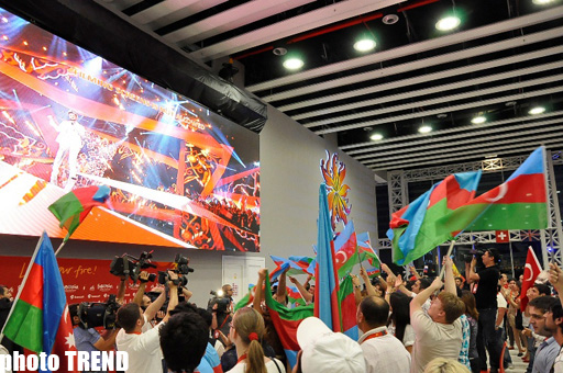 "Eurovision 2012"-nin açılışı zamanı "Bakı Kristal Zalı"nda Azərbaycan rəqsləri (FOTO)