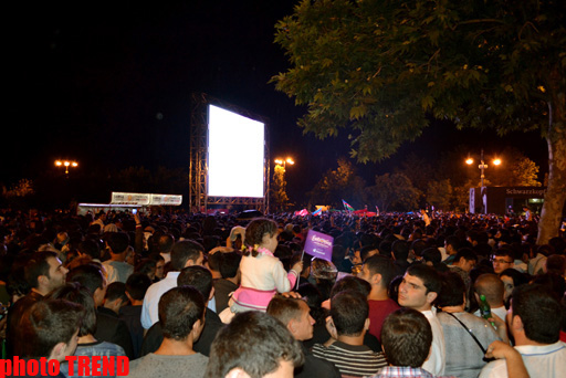 Bakı gecəsi "Eurovision-2012" mahnı müsabiqəsinin finalını qeyd edib (FOTO)