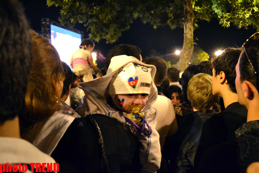 Bakı gecəsi "Eurovision-2012" mahnı müsabiqəsinin finalını qeyd edib (FOTO)