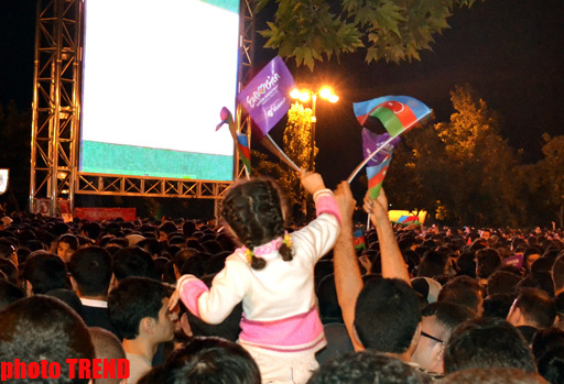 Bakı gecəsi "Eurovision-2012" mahnı müsabiqəsinin finalını qeyd edib (FOTO)