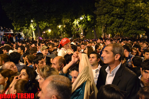 Bakı gecəsi "Eurovision-2012" mahnı müsabiqəsinin finalını qeyd edib (FOTO)