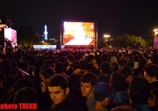 Bakı gecəsi "Eurovision-2012" mahnı müsabiqəsinin finalını qeyd edib (FOTO)