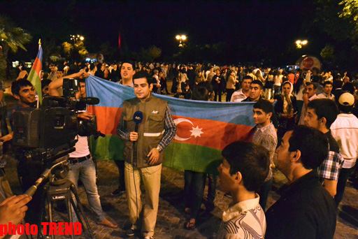 Bakı gecəsi "Eurovision-2012" mahnı müsabiqəsinin finalını qeyd edib (FOTO)