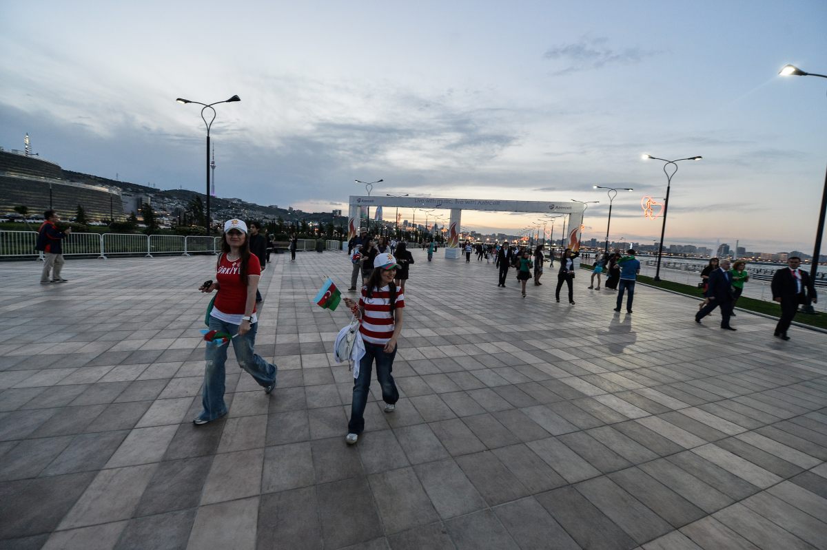 Tamaşaçılar "Bakı Kristal Zalı"nda keçirilən "Eurovision 2012"-nin finalına gəlirlər (FOTOSESSİYA)