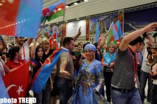 "Eurovision 2012"-nin açılışı zamanı "Bakı Kristal Zalı"nda Azərbaycan rəqsləri (FOTO)