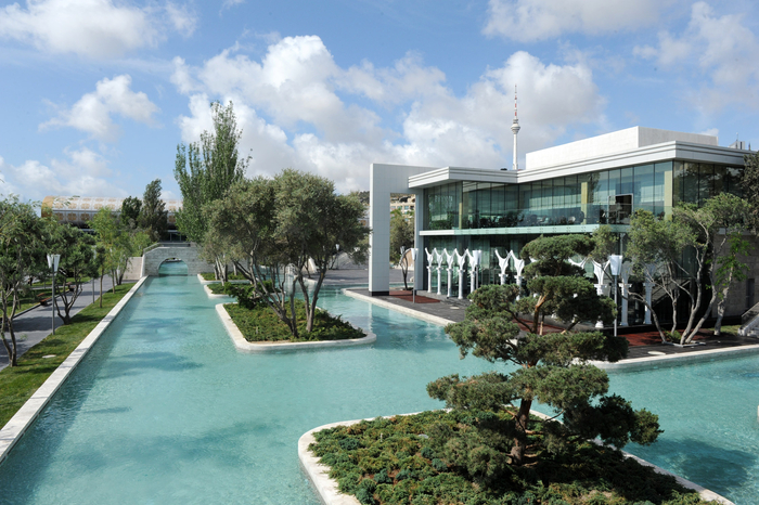Prezident İlham Əliyev Dənizkənarı Milli Parkında “Kiçik Venesiya şəhərciyi”nin açılışında iştirak edib (FOTO)