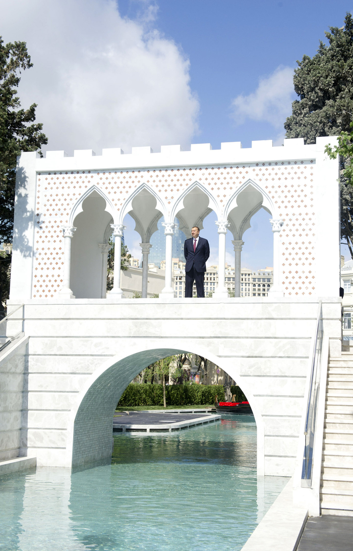 Prezident İlham Əliyev Dənizkənarı Milli Parkında “Kiçik Venesiya şəhərciyi”nin açılışında iştirak edib (FOTO)