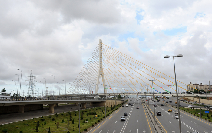 Heydər Əliyev və Ziya Bünyadov prospektlərinin kəsişməsindəki yol qovşağının üçüncü kompleksi istifadəyə verilib (FOTO)