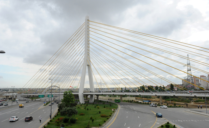 Heydər Əliyev və Ziya Bünyadov prospektlərinin kəsişməsindəki yol qovşağının üçüncü kompleksi istifadəyə verilib (FOTO)