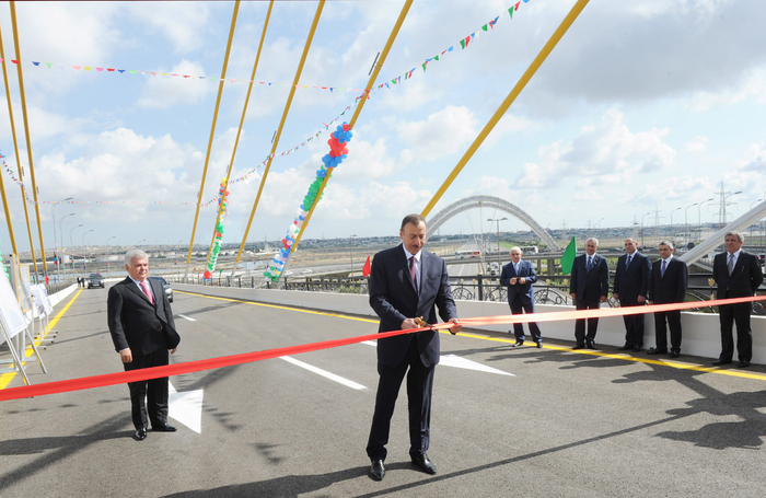 Heydər Əliyev və Ziya Bünyadov prospektlərinin kəsişməsindəki yol qovşağının üçüncü kompleksi istifadəyə verilib (FOTO)