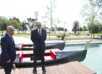 Prezident İlham Əliyev Dənizkənarı Milli Parkında “Kiçik Venesiya şəhərciyi”nin açılışında iştirak edib (FOTO)