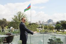 Prezident İlham Əliyev Dənizkənarı Milli Parkında “Kiçik Venesiya şəhərciyi”nin açılışında iştirak edib (FOTO)